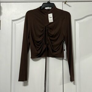 Wrap-around Keyhole Cutout Cropped Top